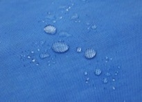 購入 使い捨て可能な病院シートのための抵抗力があるSMSの非編まれた生地反アルコールをはねかけなさい online manufacture