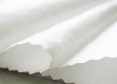 購入 産業ワイプの布は膨らんだNonwoven生地Cuttable通気性の10を- 150gsm溶かす online manufacture