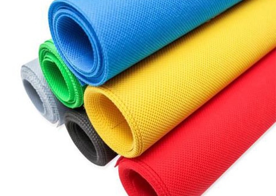 購入 白く赤く青いPP SpunbondのNonwoven生地ロール多彩な水防水加工剤 online manufacture